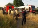 Person unter KVB Bahn Koeln Porz Kloster Ensen P21